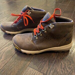 Danner Women's Hiking Boots Inquire Chukka